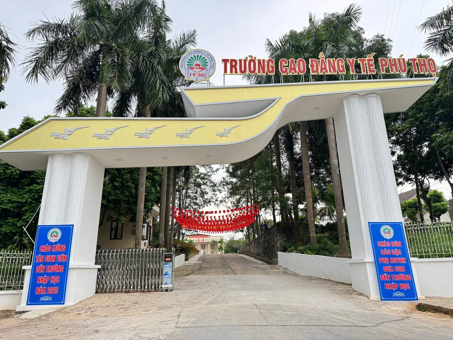 cong-truong-cd-y-te-phu-tho-cyp